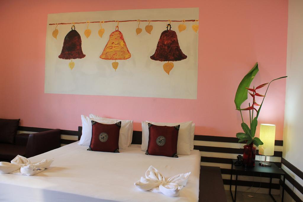 Mook Anda Hotel Phuket Exterior photo