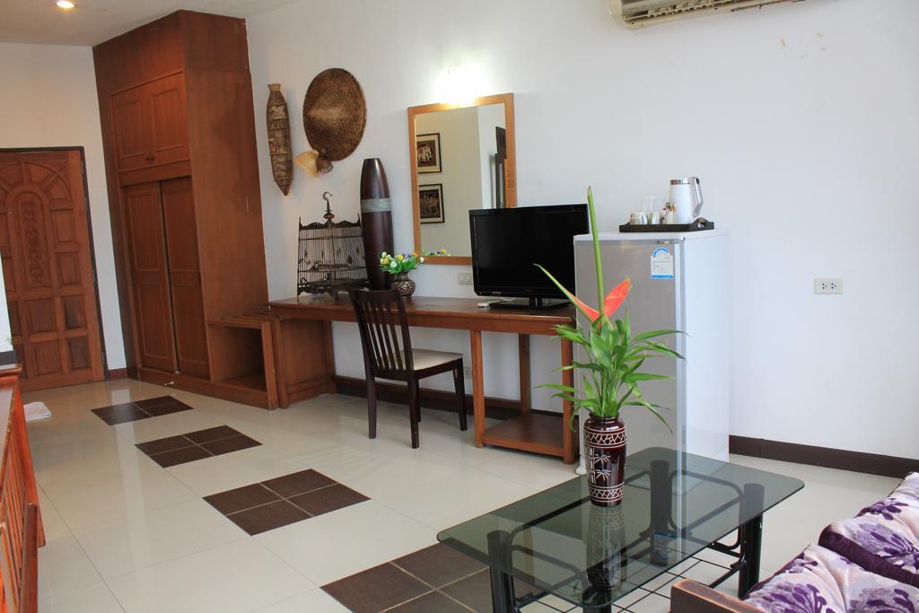 Mook Anda Hotel Phuket Exterior photo