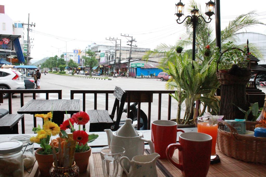Mook Anda Hotel Phuket Exterior photo